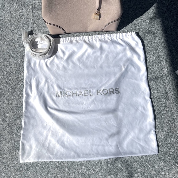 Michael Kors Mercer Gallery Medium Leather Satchel 🌷 - Picture 3 of 6